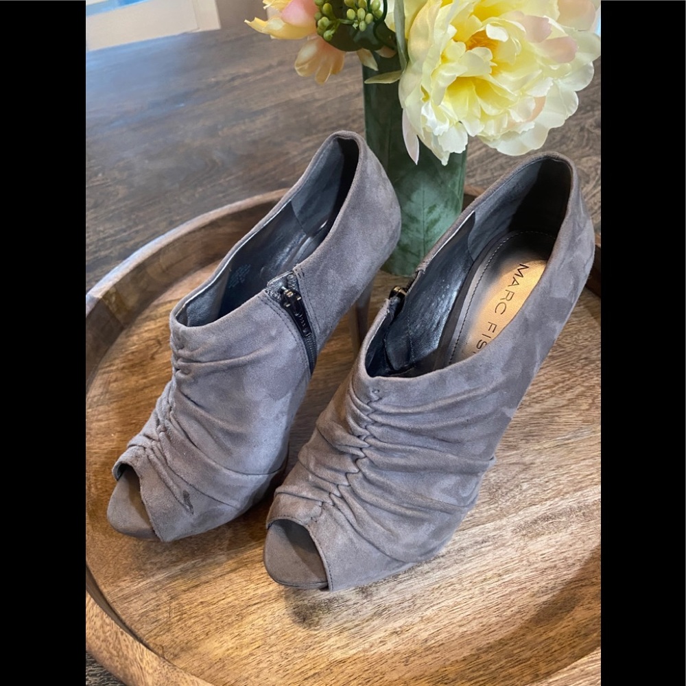 Suede Peep 👀 Toe Raunch Grey Bootie - Picture 2 of 11